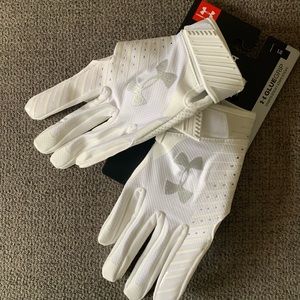 Under Armour UA Spotlight Football Gloves for Skills Players New with ta…